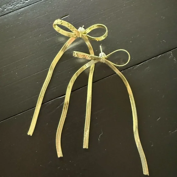 Gold Bow Earrings - Picture 1 of 2